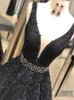 Vintage schwarze gotische bunte Brautkleider mit V-Ausschnitt, Perlen, Taille, Spitze, Tüll, Damen, nicht weiß, Brautkleider327P