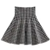 Wiosna i lato kobiety sprzedają krótkie spódnice Wysokie elastyczne talii wełniane spódnica w wysokiej talii krótka minimalistyczna spódnica 210315
