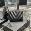 Kvinnor Handbag Designer Väskor Kors Kroppsmeddelare Äkta Läder Tassel Zipper Med Box Kamera Bag Axel Crossbody Clutch Kvinna Handväskor Purse YB42