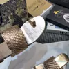 Sandálias das mulheres do designer, sapatos lisos de couro luxuosos de mulher ou festa de sandália clipe de tricô sapato romano