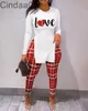 Kadın Eşofman İki Parçalı Set Tasarımcı Sevgililer Günü Noel Hediyeleri Yeni Kişiselleştirilmiş Mektup Baskı Üstleri Bölünmüş Hem Uzun Kollu Ince Giysileri 9 Renkler