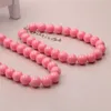 ネックレスイヤリングセット素敵なピンクの人工シェル模倣真珠ガラスベーキングラウンドビーズ8mmブレスレット女性ジュエリーギフト18インチ