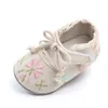 Bébé nouveau-né bébé fille semelle souple toile landau chaussures formateurs brodés premiers marcheurs 0-18 mois