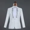 Abito bianco ricamato da uomo con diamanti da sposa sposo smoking abiti da uomo cantante di scena Costume Homme festa da ballo abiti da uomo con pantaloni X0909