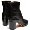 جناح أصابع جناح Zapatos مصمم Tabi Women Boots الكعوب الكثيفة عالية الجلد الأصلي الفضة البيضاء السوداء الجوارب الكاحل