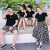 Summer Family Matching Outfits Mum Daughter T-shirt Dress Dad Son +Shorts Look Holiday Couple Clothing 210724