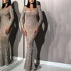 2021 Cekinowe suknie wieczorowe Off Ramię Długie Rękawy Side Split Prom Celebrity Suknie Feather Sexy Plus Size Formalna sukienka imprezowa