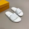 Designer Waterfront Slider Sandals Mężczyźni Kobiety Sandals Sandals Buty Przesuń Szerokie płaskie śliskie gęste sandały piszczącej klapki z pudełkiem