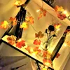 Nuova stringa di decorazioni autunnali 10/20/30 LED Artificiale AutumnDay Foglie Foglia d'acero Caduta Ghirlanda Corde Decorazioni luminose Halloween Natale D2.5