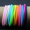 Bracelets porte-bonheur 20 pièces néon Fluorescent lumineux bracelet bandes de caoutchouc unisexe bracelets lueur YB01