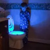 トイレの夜のライト2パックby ailunモーション活性化されたLEDライト8色のバスルームのバッテリーのナイトライトを変更する