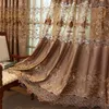 リビングルームの布の寝室の高級カスタムヨーロッパの豪華なヴィラ水溶性刺繍210712