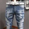 Mäns Jeans varumärke 2021 Män Högkvalitativ Retro Ljusblå Elastisk Slim Fit Ripped Denim Trousers Streetwear Designer Hip Hop Pants