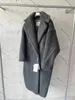 casaco cinza escuro mais quente com textura macia feito de pele de lã de alpaca e seda agasalhos femininos MM Teddy Bear Icon Coats gola de lapela para manter o calor