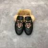 Luxe Designer Muilezels Vrouwen Bont Slippers Winter Outdoor Mode Platte Muilezel Dames Loafers Dames FW Slides Princetown Suede Borduurwerk Echte Lederen Schoenen