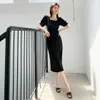 ブラックドレス女性のスクエアカラーパフスリーブソリッドスリム夏のショートドレスvestido de Mujer Femme Robe 210608