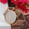 Montres de luxe Montres Femmes Checkers Faux Lady Robe Montre Femmes Casual Cuir Quartz -Watch Analog Bristwatch Cadeaux Relogios Feminino