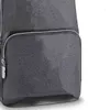 럭셔리 디자이너 남성용 가슴 가방 원 숄더 듀얼 사용 스마트 어깨 끈 디자인 더블 지퍼 클로저 소형 및 세련된 244G