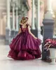 2021 Fashional Wine Red Sequins Tulle Pageant Klänningar Liten Flickor Princess Cap Sleeve 3D Flowers Lace Ball Gown Mini Quinceanera Teens
