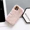 Étuis de téléphone de fourrure moelleuse en peluche pour iPhone12 PRO 11 XS XR Max 7 8 plus Cadre de lentille en métal Solid Couleur Soft