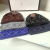 مصمم القبعة المحبوكة 5 ألوان Luxury Letter