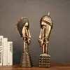 Africain Couple Resin Copper Minion Modèle Figurines Accessoires de décoration de maison Ornements de décoration de mariage Sculpture à la main T200617