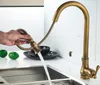 Europe Antique Brass Mixer Pull Out and Cold Water Tap Sink Swivel 360 Degree Mixer Pull Down Kitchen Faucets Single Hole 210724