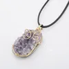 Drut owinięty Naturalny Nieregularny Surowy Ametystowy Klaster Wisiorek Naszyjnik Reiki Healing Purple Druzy Kryształ Handmade Naszyjniki Gemstone Quartz Geode Unisex Biżuteria