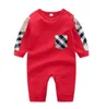 Sommar toddler baby spädbarn pojke designers kläder nyfödda jumpsuit långärmad bomull pyjamas 0-24 månader rompers designers kläder barn tjej