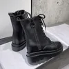 Botas zapatos Mujer de cuero negro Lace-up Ladies cómodas casuales de invierno motocicleta femenina femmes Stivali da donna