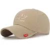 L'ultimo berretto da baseball con cappuccio morbido ricamato con etichetta rossa per cappello da festa, molti stili tra cui scegliere, supporta il logo personalizzato
