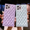 Casos de telefone celular Marca Designer Phone Case Bling Diamond Square Vintage Flower Capa para iPhone 13Pro Max 7 8Plus S21 Nota 20 Mate 30 para meninas Mulheres 2OK4