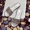 패션 플랫 슬리퍼 여성용 슬라이프 슬라이드 새로운 뜨거운 오픈 발가락 한 단어 반짝이는 모조 다이아몬드 야외 슬리퍼 여름 해변 여성 신발