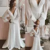 Abito da sposa in chiffon A-Line manica lunga pieghe scollo a V Splendido treno di corte Abiti da sposa Semplice spiaggia Graceful Robe De Mariage