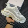 2021 Arrival Triple S Black Men Women Running Shoes Casual Clear Sole Neon Green Red Grey Pink Beige Sport Walking Jogging Classic OG Trainers Sneakers Wholesale