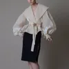 TWOTWINSTYLE Vintage Organza Frauen Bluse Revers Kragen Spitze Up Bogen Laterne Langarm Hit Farbe Hemd Weibliche Mode Flut 210302