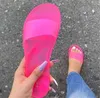 Tofflor Kvinnor 2021 Sommar Kvinna Jelly Skor Candy Färger PVC Flat Sandal Ladies Peep Toe Casual Slides Kvinna Flip Flops Beach