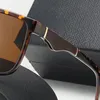 Occhiali da sole firmati da uomo di lusso Protezione solare Occhiali da vista originali Occhiali da guida classici di moda PC Specchi con montatura nera e marrone3858601