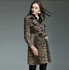 Kvinnors trenchrockar Kvinnor Europeiska v￥ren Ladies Coat f￶r kvinnor L￥ng￤rmare Leopard Kvinnor Double-breasted Overcoat Woman Retro