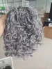 注文の灰色の人間の髪の毛のかつら短い巻き塩とコショウのファッション熱い2つのトーン混合シルバーグレー150％密度10-14inch