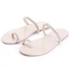 Tofflor Kvinnor Bling Crystal Summer Skor Kvinna Strand Flat Utomhus Toe Ring Flip Flop Ladies Mjuk Bottom Kvinna