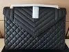 5a toppkvalitet 487198 31cm Stora kuvertväskor i svart blandat texturerat läder för kvinnor med dammväska