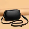 Mode Enkel Kvinnors Designer Handväska Högkvalitativ Cowhide Läder Små Messenger Bag Solid Färg Skulder Crossbody Väskor