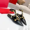 Kadın Terlik Tasarımcıları Düz Topuk Sandalet Lüks Sliders2022 VG Altın Perçin Sandalet Dana Derisi Tüm Maç Stilist Ayakkabı 6.5cm Yüksek Topuklu Kutu