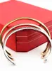 Nouvelle conception de bracelet de manchette de luxe Bracelets de haute qualité Bracelets pour amoureux Bracelets d'ouverture en acier inoxydable Bijoux de mariage