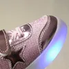 Taille 21-30 Enfants Chaussures avec Lumières Led Enfants Filles Garçons Running Glowing Sneakers Semelle Brillante Toddler Chaussures pour Petit Bébé 210303