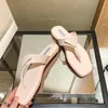 Womens Rahat Terliklerde Kayma Flats Loafer'lar Kaydırıcılar Topuk Ayakkabı Yaz Kadın Lüks Tasarımcılar Chaussures Rahat Flip Flop Sandal