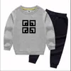 Hochwertige Baby-Kleidungssets Herbst lässige Baby-Kleidungsanzüge Kinderanzug Sweatshirts + Sporthosen Frühlingskinder-Set