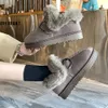 2023 stivali da neve casual moda invernale scarpe di cotone con bottoni in metallo peluche di alta qualità massaggio ai piedi caldo e confortevole all'aperto