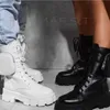 2020 Novas Botas Chunky Botas de Moda Plataforma de Bolso Mulheres Ankle Feminino Bolsa Sola Motocicleta Sapatos Botas Mujer Y0910